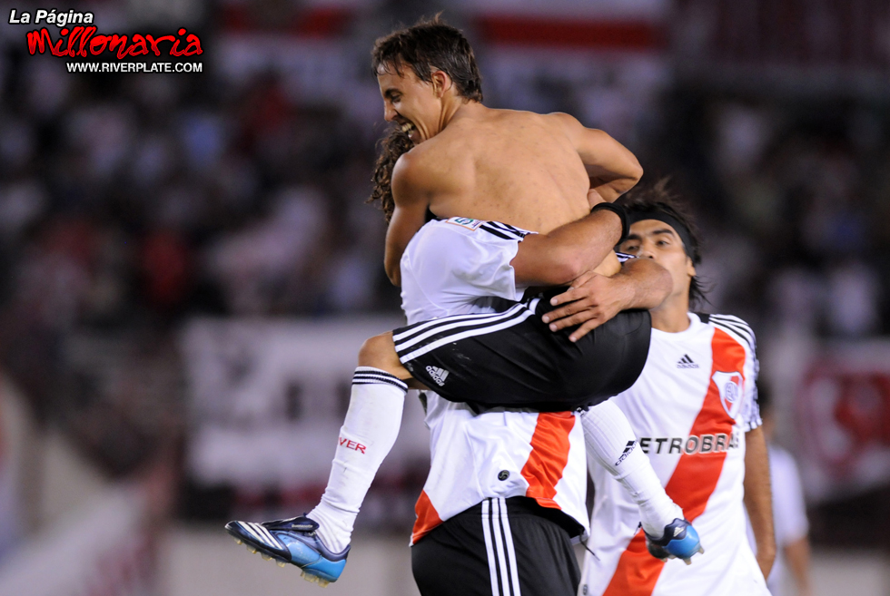 River Plate vs Nacional (PAR) (LIB 2009) 5